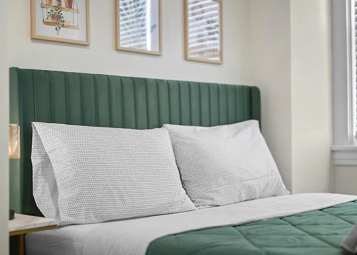 Private B With Queen Bed W Shared Bathroom And Kitchen Guest house